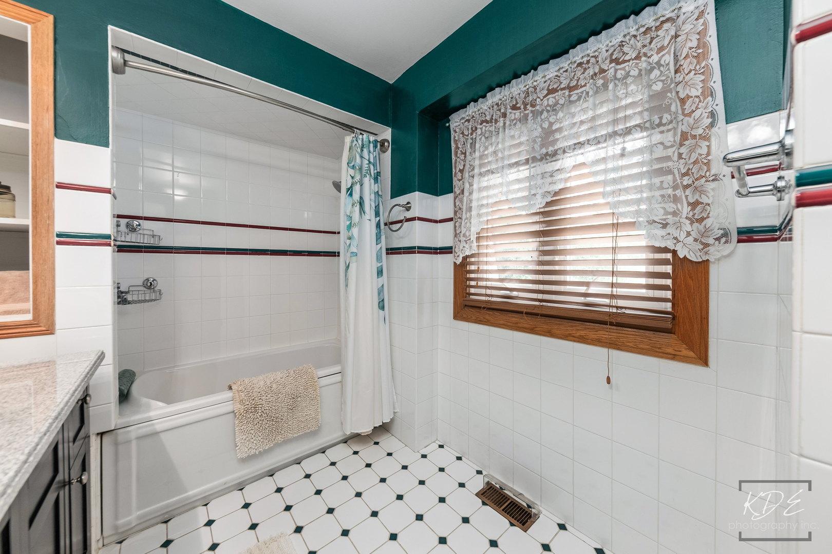 21w325 Sunnyside Drive Property Photo 40