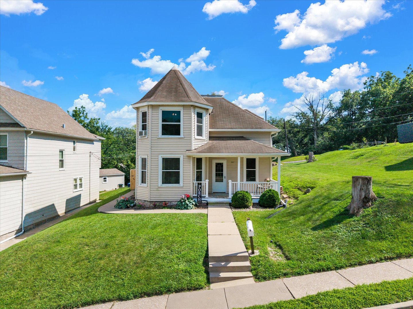 727 Sylvan Court