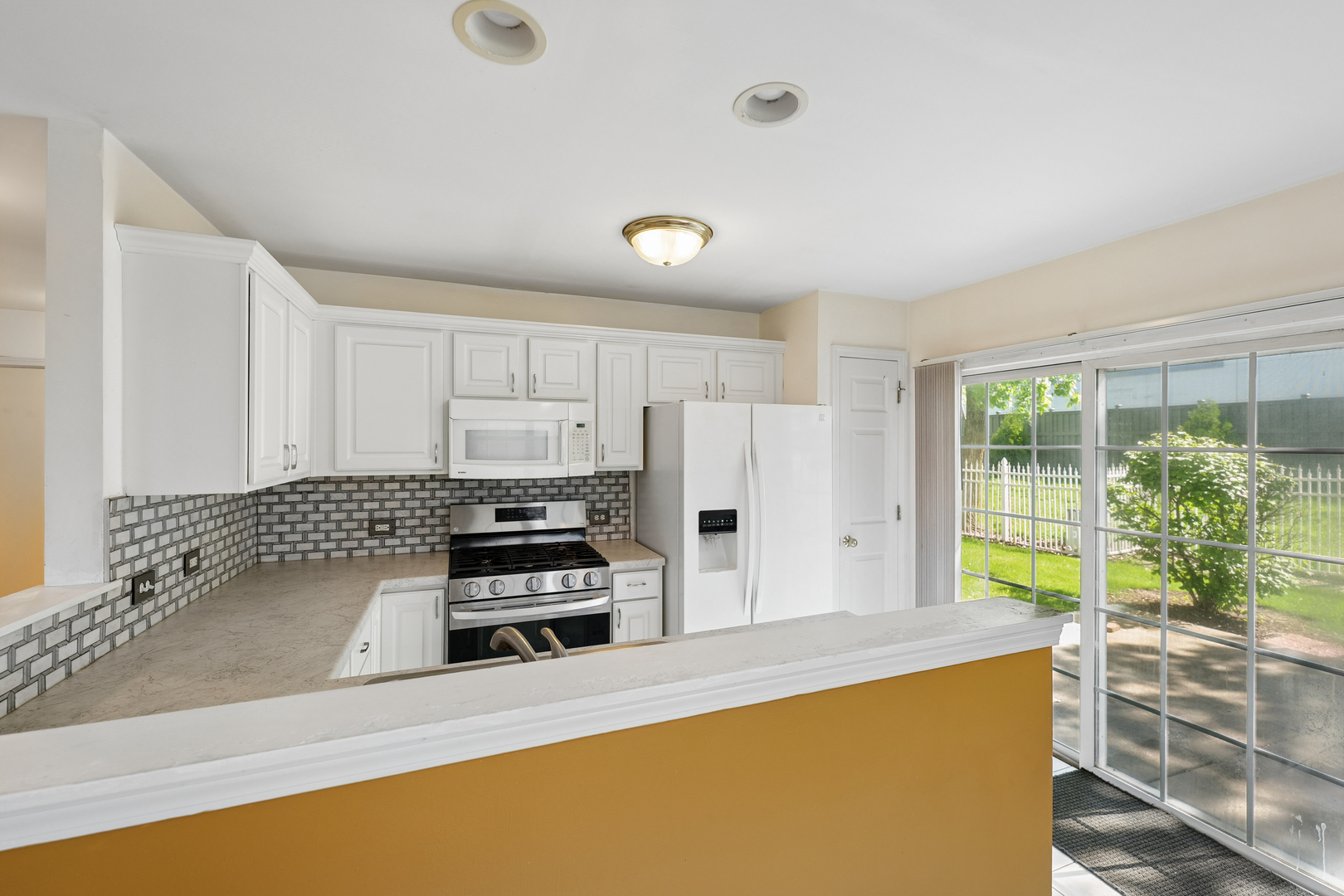 904 Garden Lane Property Photo 5
