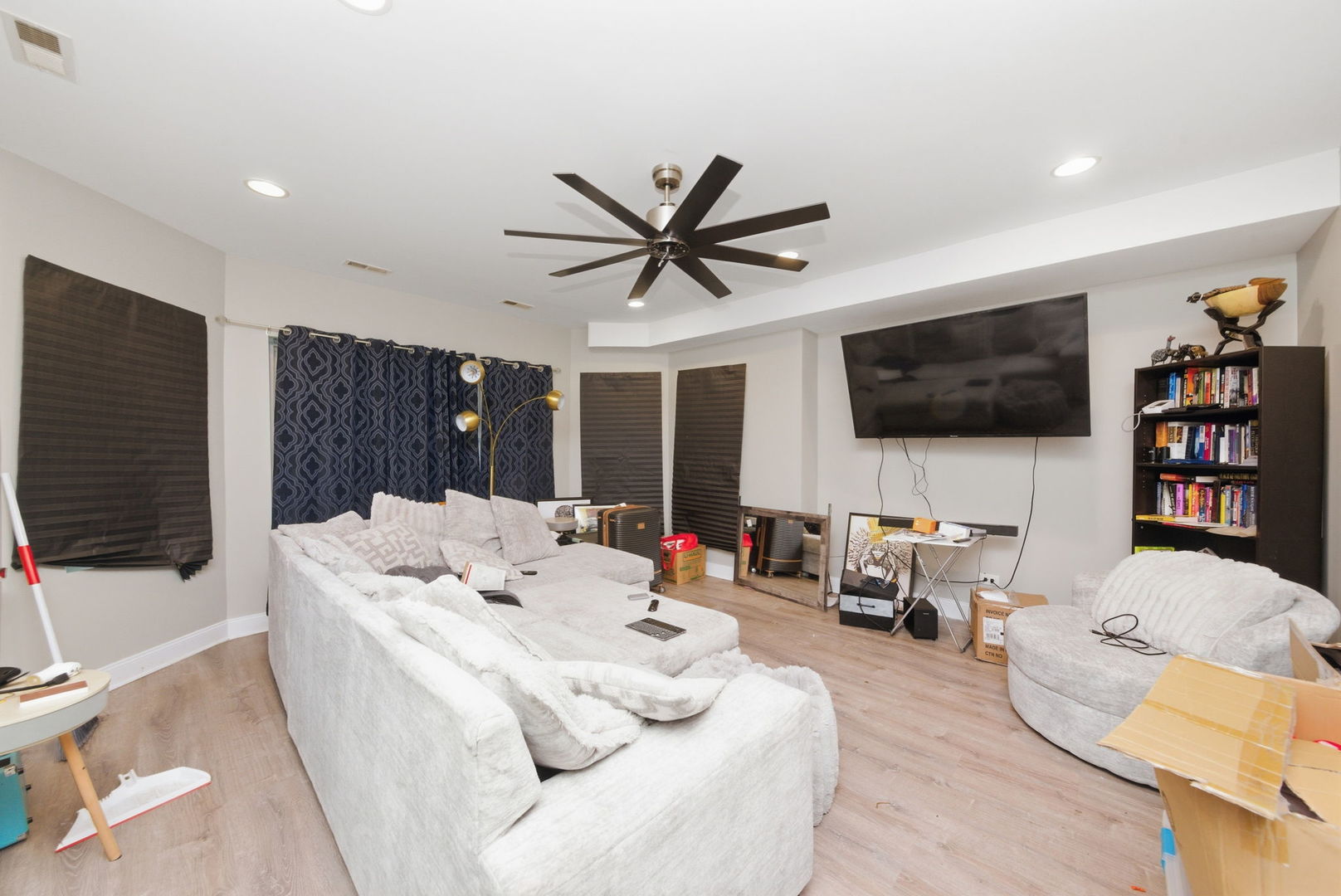 7724 S Essex Avenue Property Photo 14