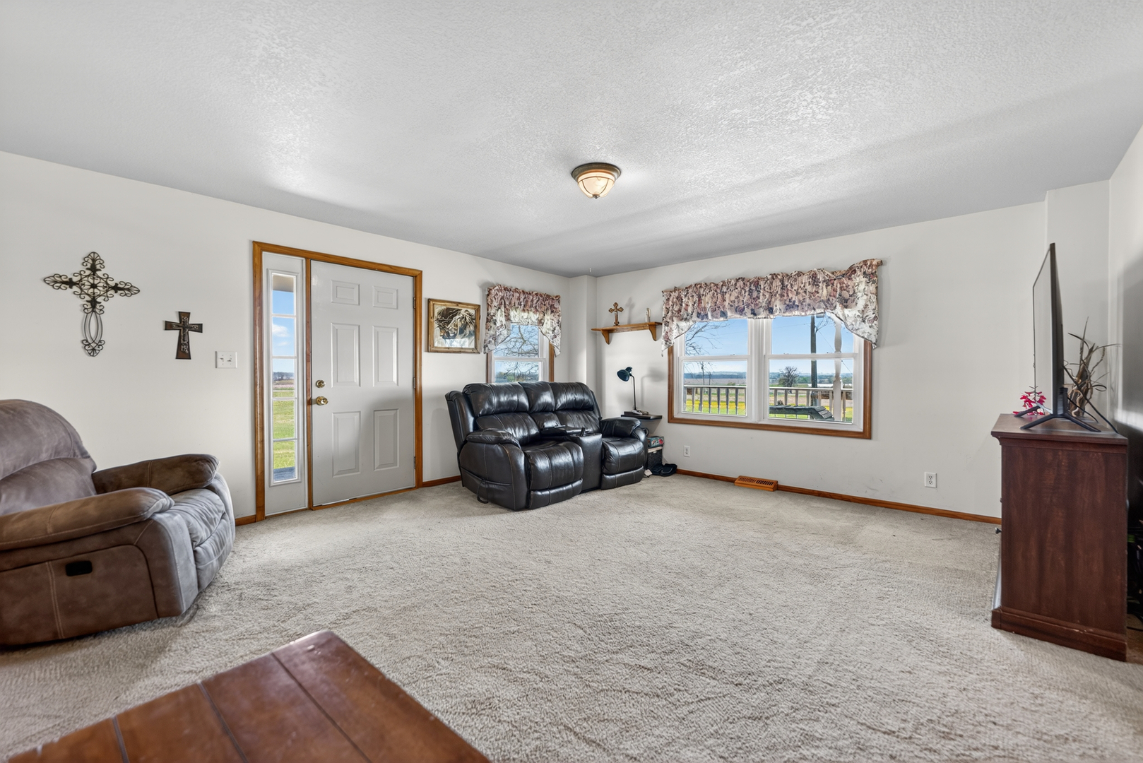 34007 Pearl Street Property Photo 6