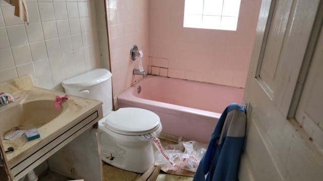 5751 S Carpenter Street Property Photo 8