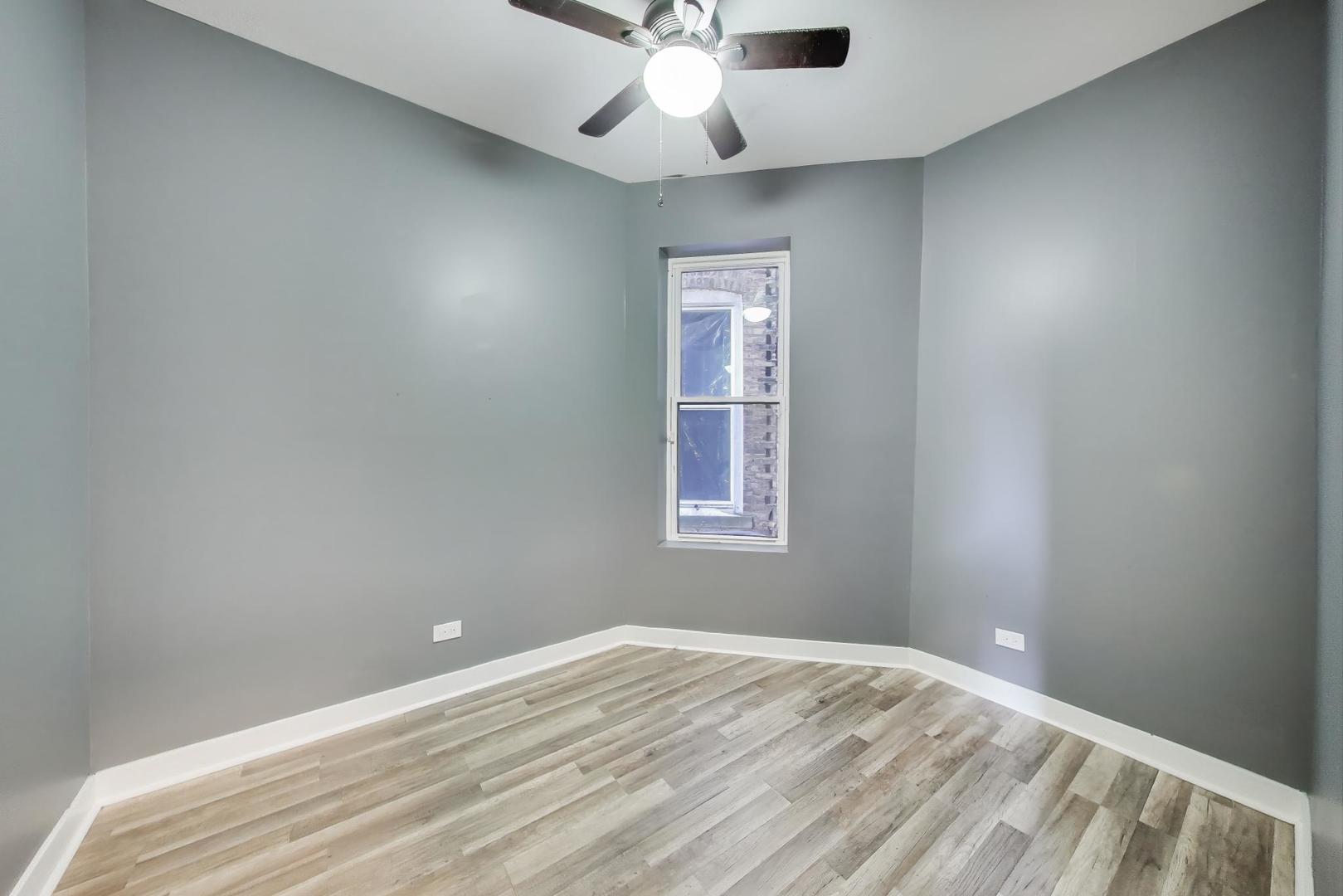 6624 S Rhodes Avenue Property Photo 8