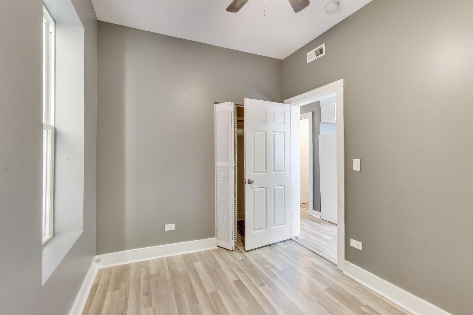 6624 S Rhodes Avenue Property Photo 11