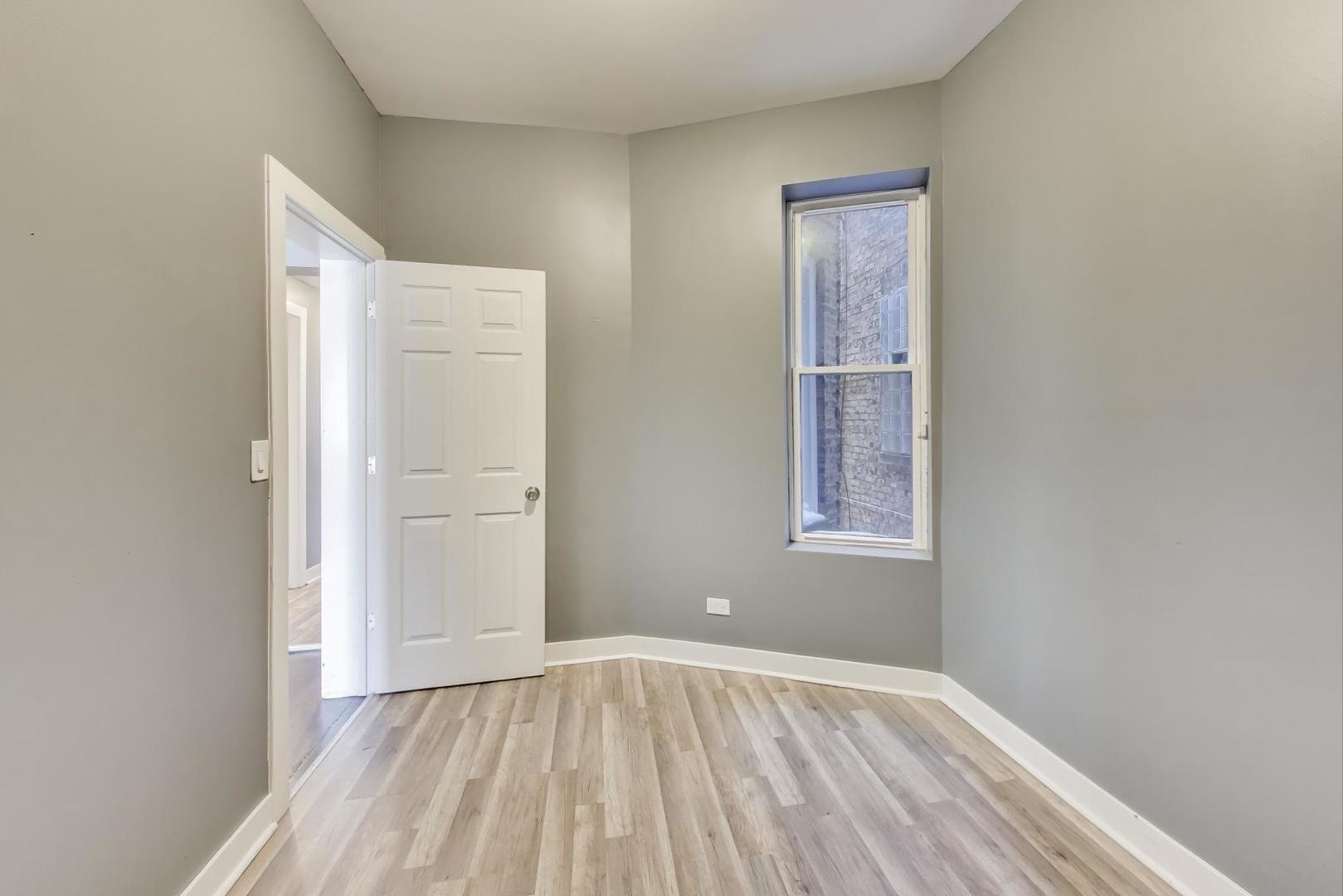 6624 S Rhodes Avenue Property Photo 13