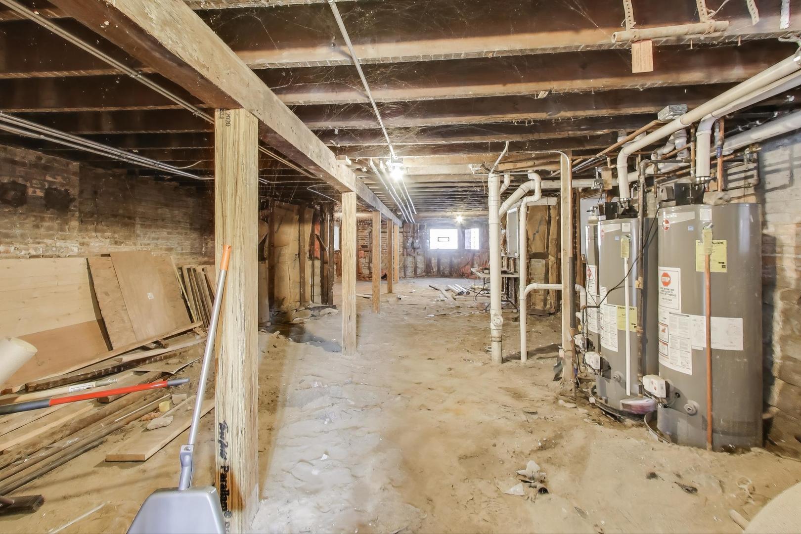 6624 S Rhodes Avenue Property Photo 15