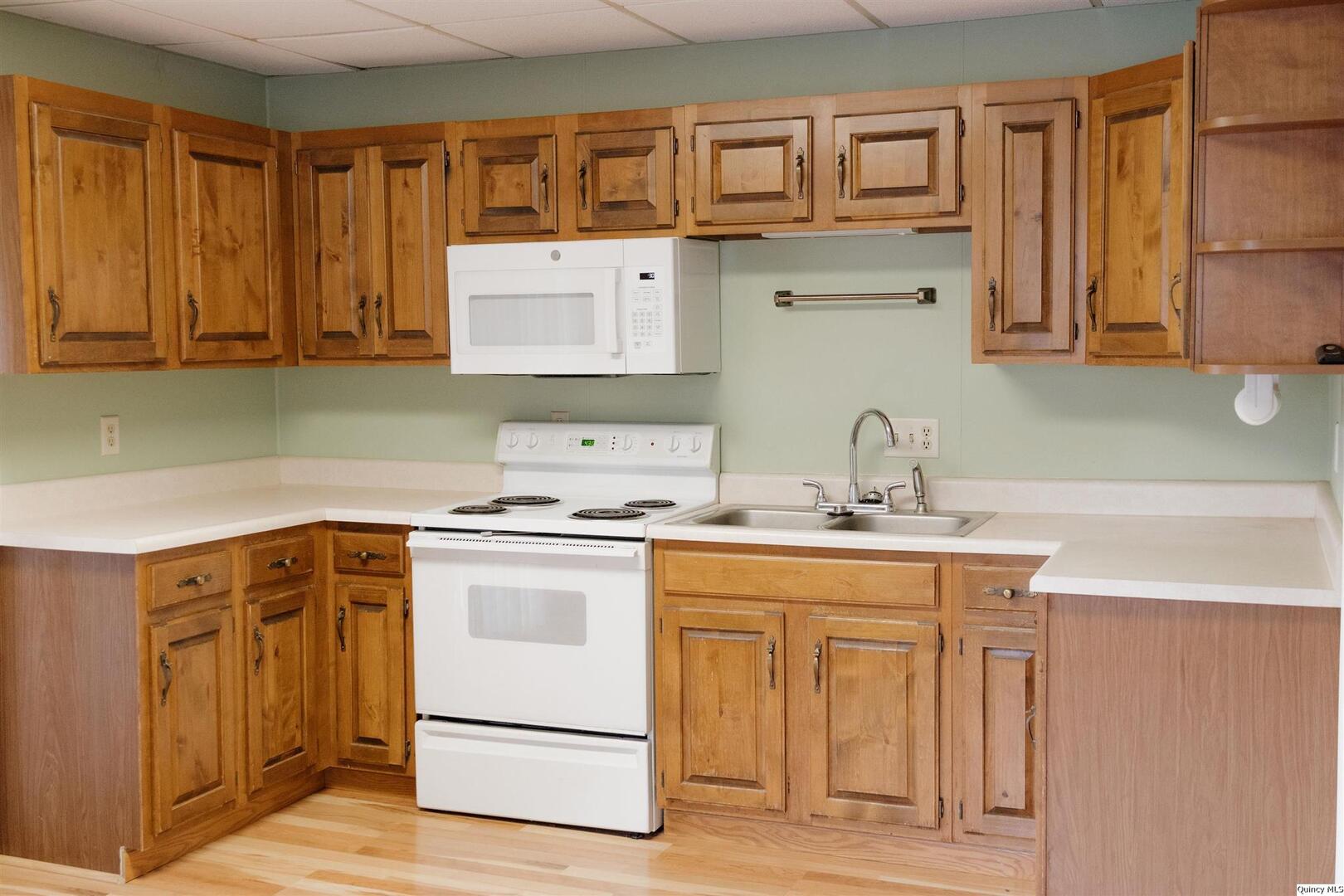 404 Hanna Property Photo 6