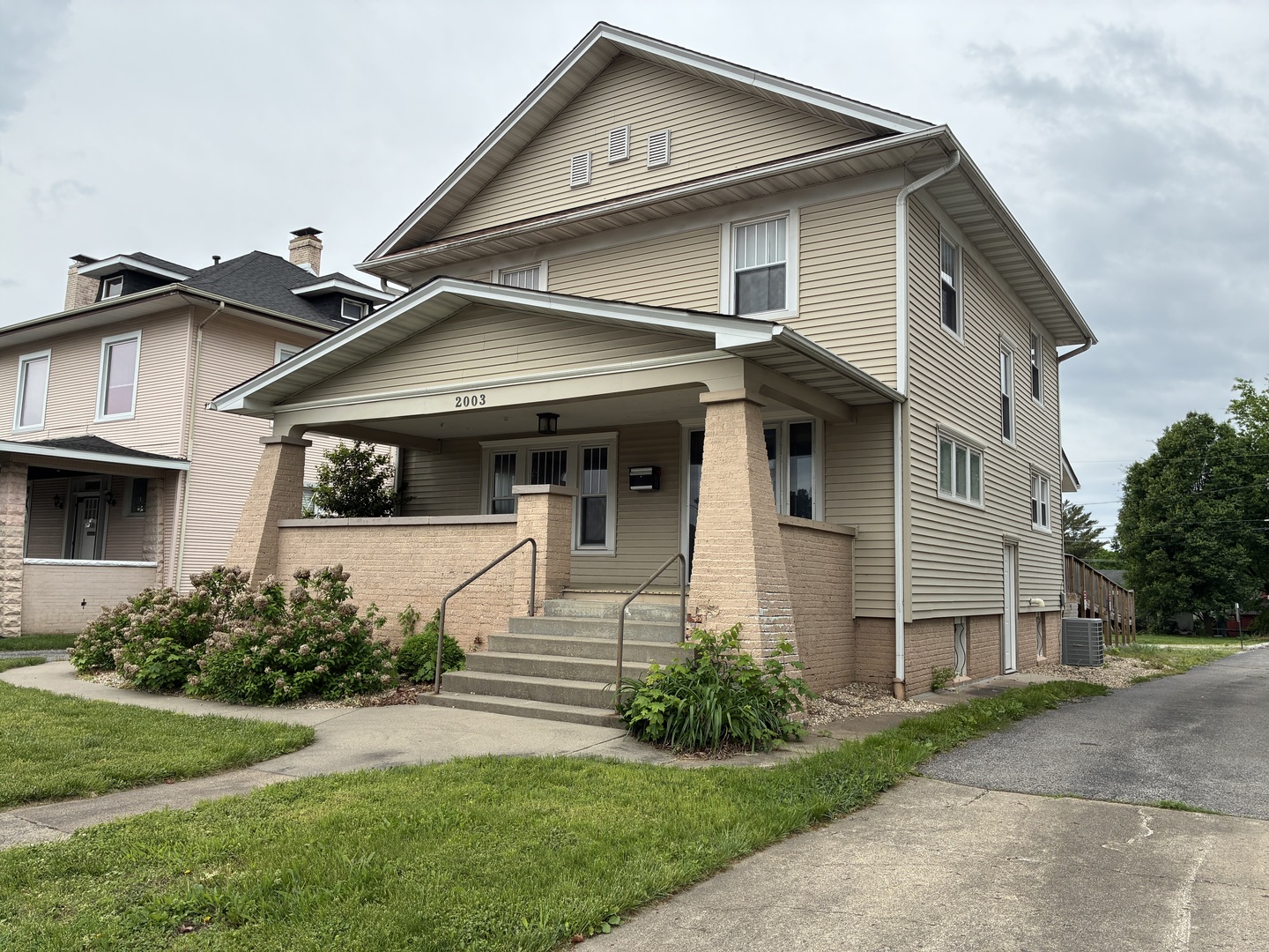 2003 Broadway Street Property Photo 1
