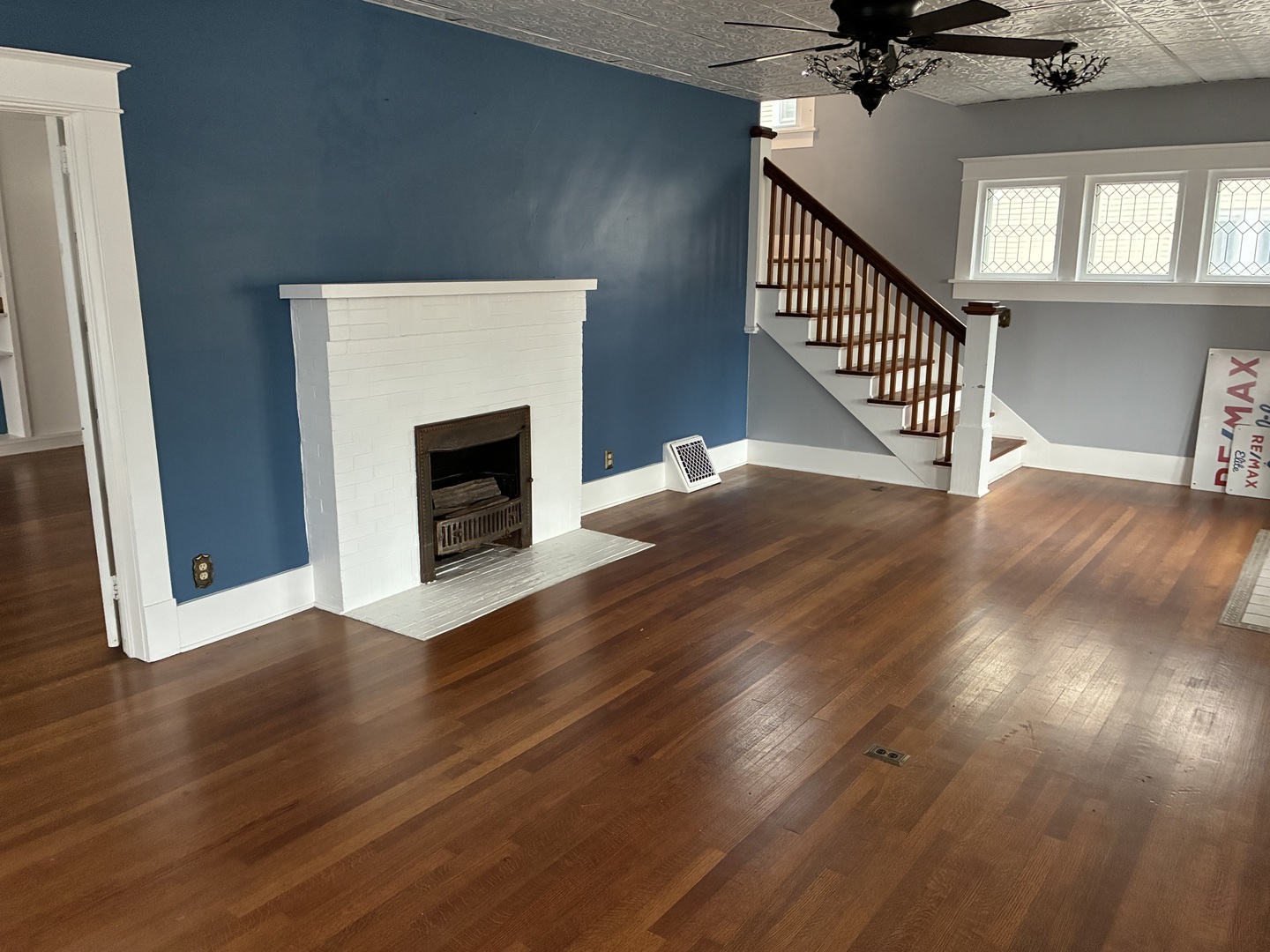 2003 Broadway Street Property Photo 8