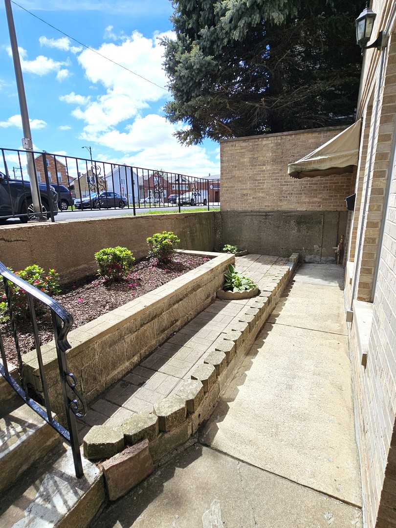 3088 S Lyman Street Property Photo 3