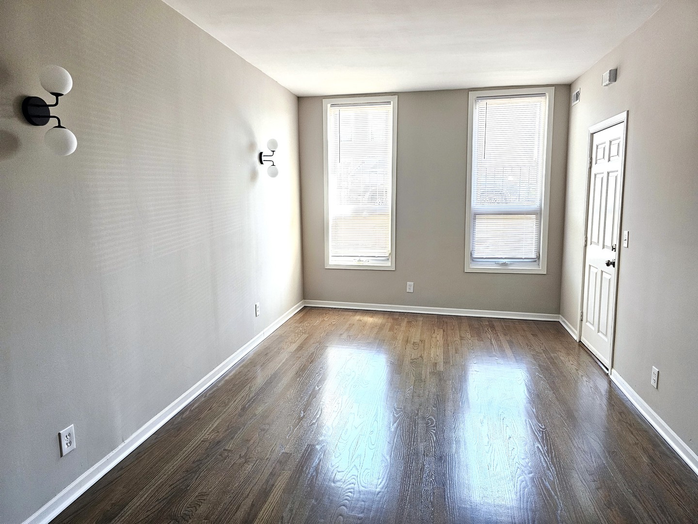 3088 S Lyman Street Property Photo 5