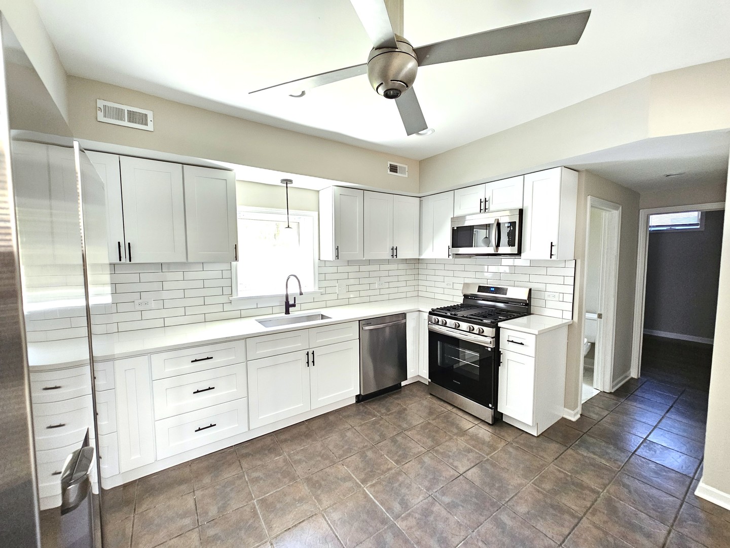 3088 S Lyman Street Property Photo 10