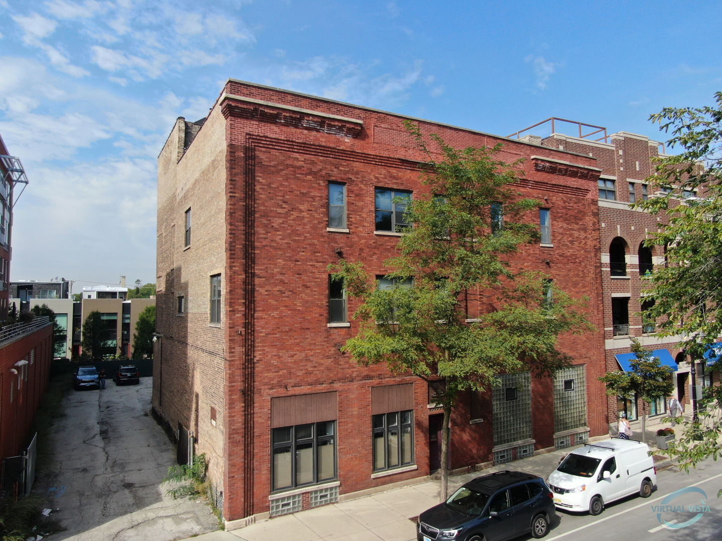 4848 N Clark Street Property Photo 2