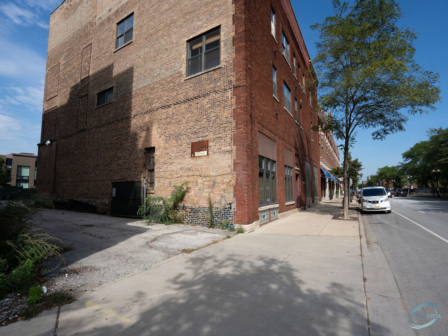 4848 N Clark Street Property Photo 3