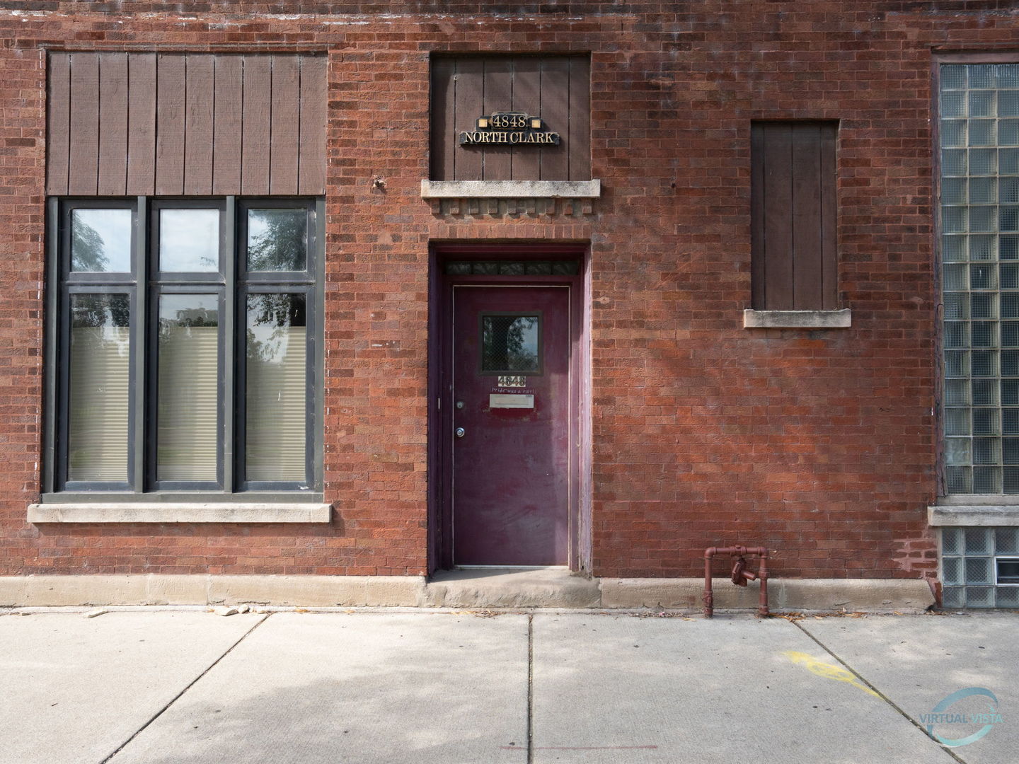 4848 N Clark Street Property Photo 4