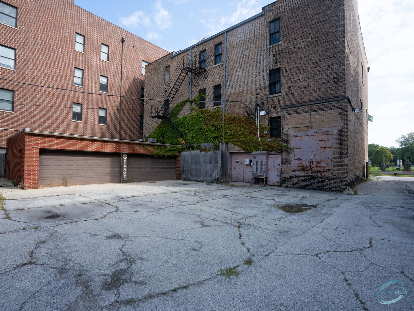 4848 N Clark Street Property Photo 5