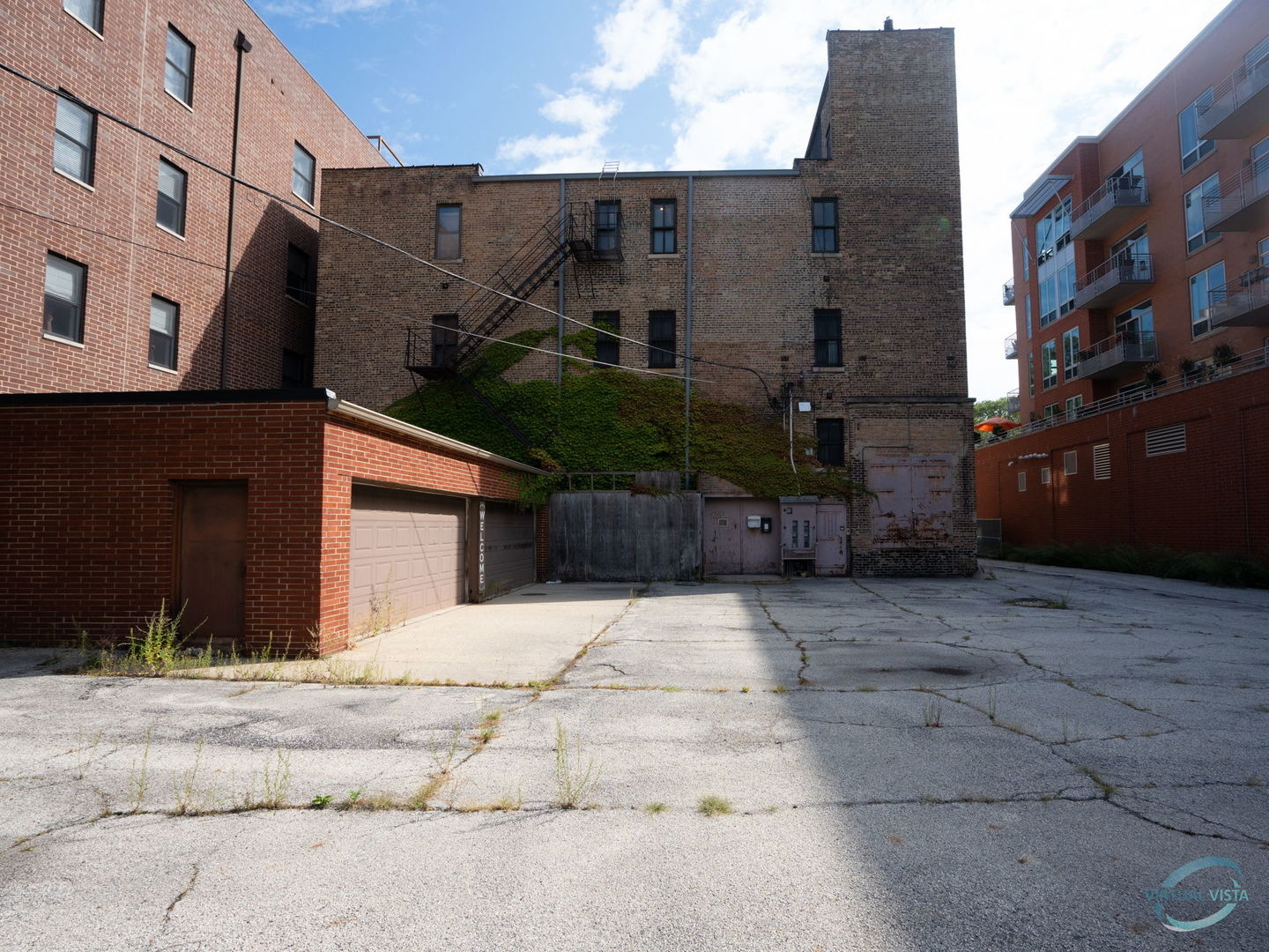 4848 N Clark Street Property Photo 6
