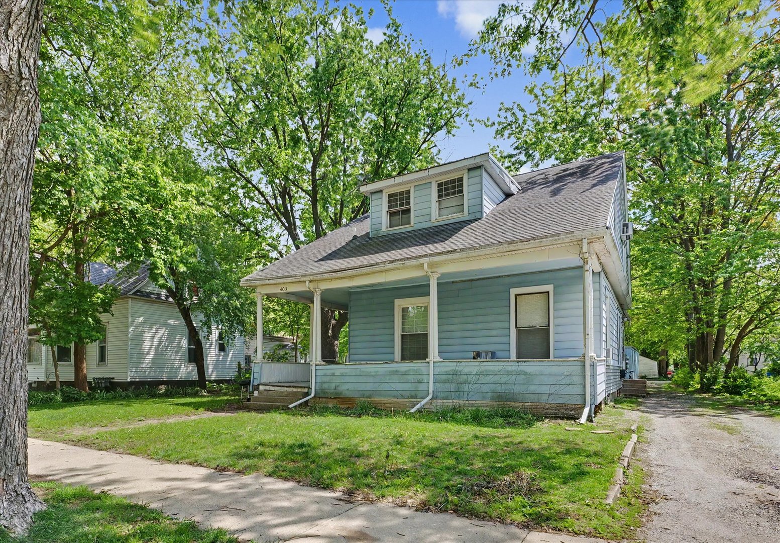 403 W Columbia Avenue Property Photo 3