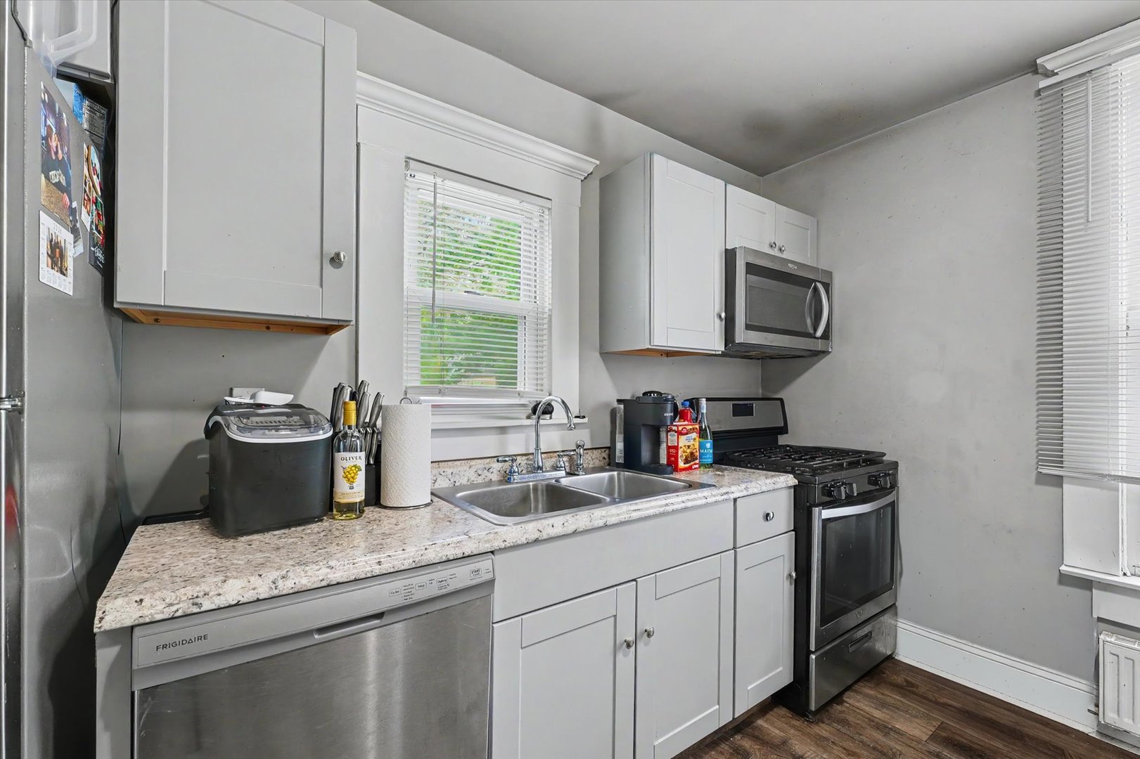 403 W Columbia Avenue Property Photo 8
