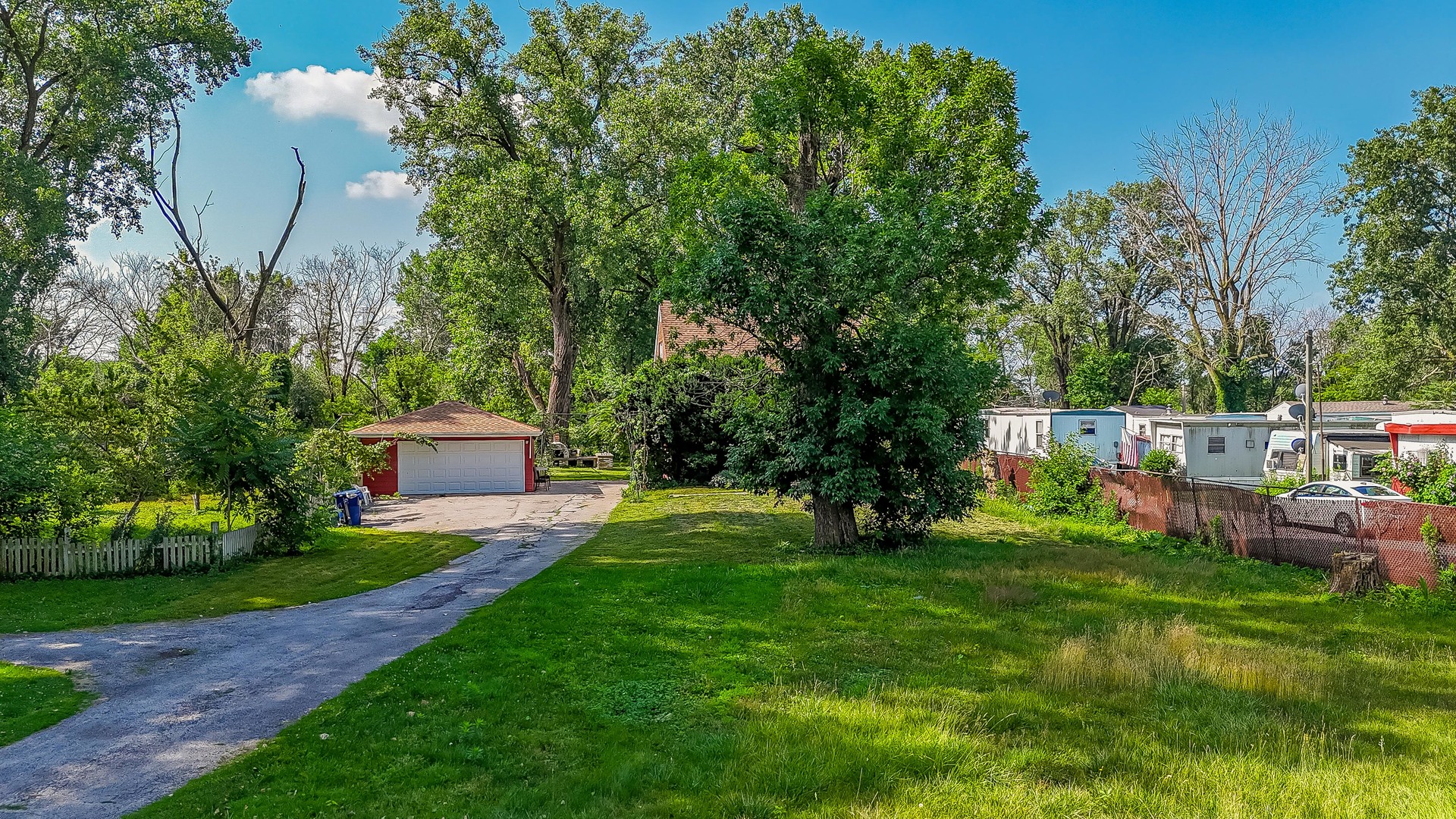 2910 E 138 Place Property Photo 2