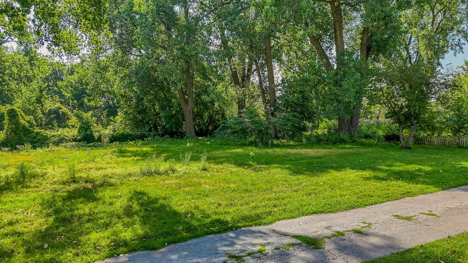 2910 E 138 Place Property Photo 5