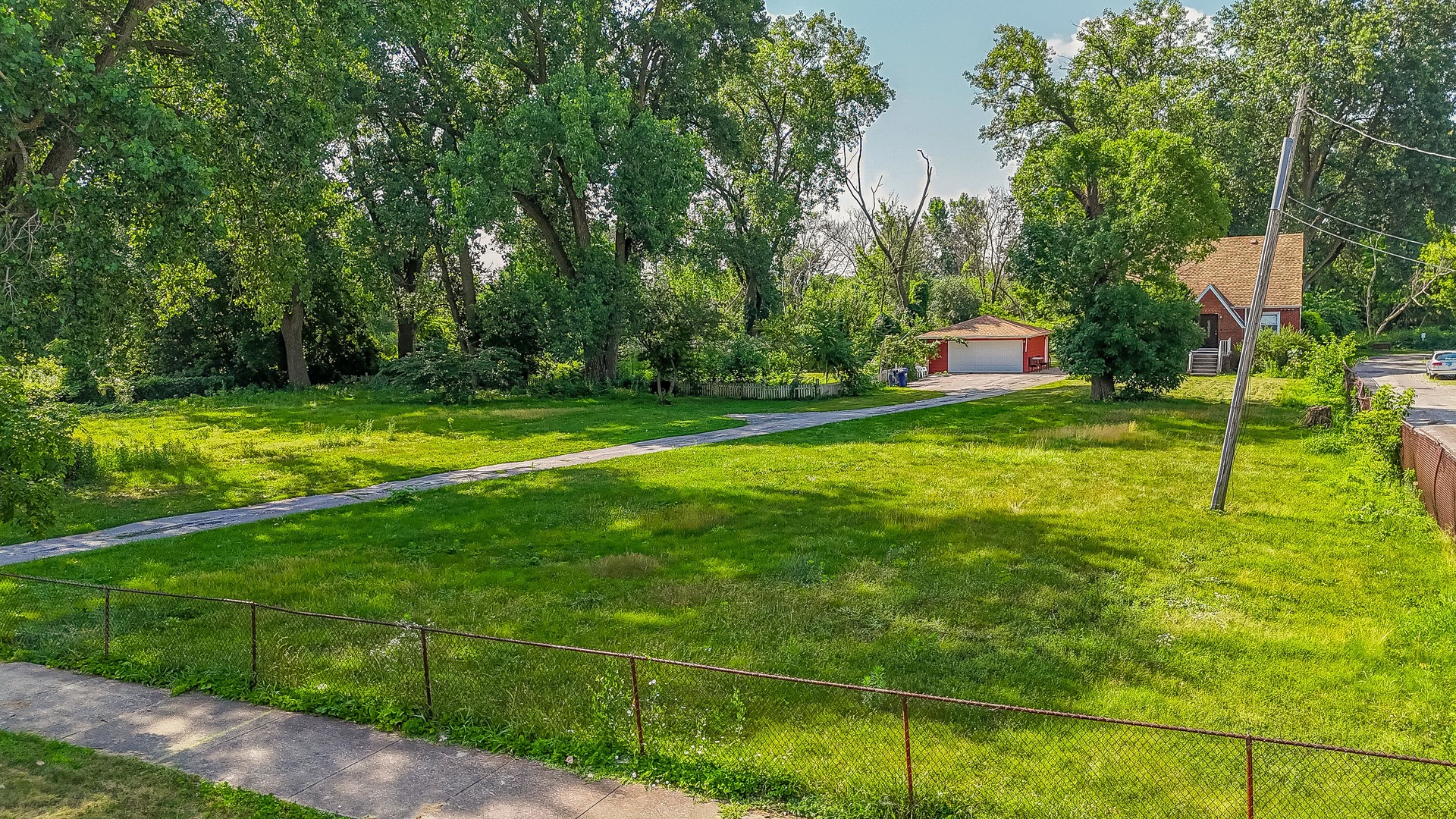 2910 E 138 Place Property Photo 9
