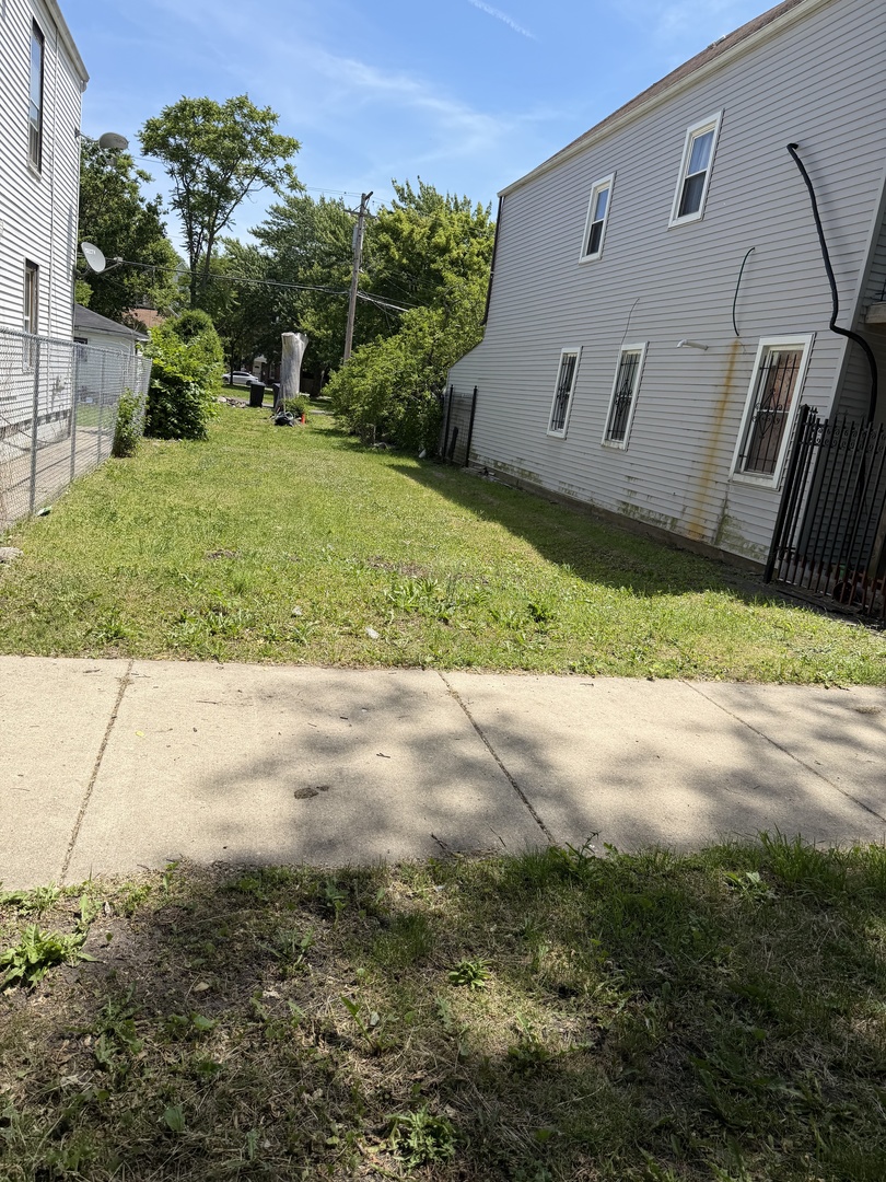 5209 S Winchester Avenue Property Photo 1