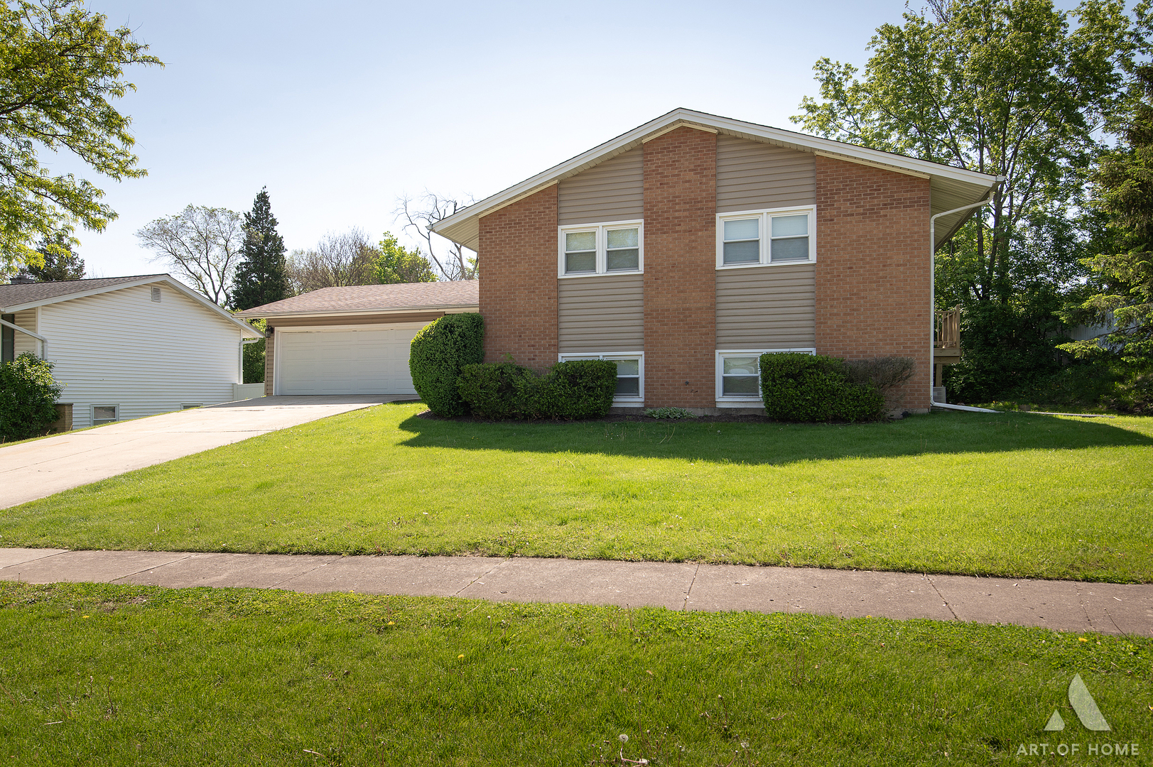 6425 Clark Drive Property Photo 1