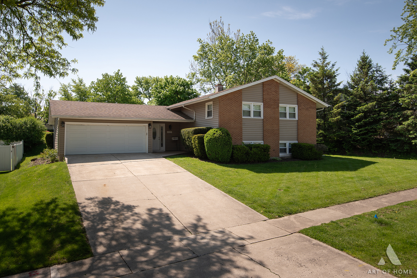 6425 Clark Drive Property Photo 3