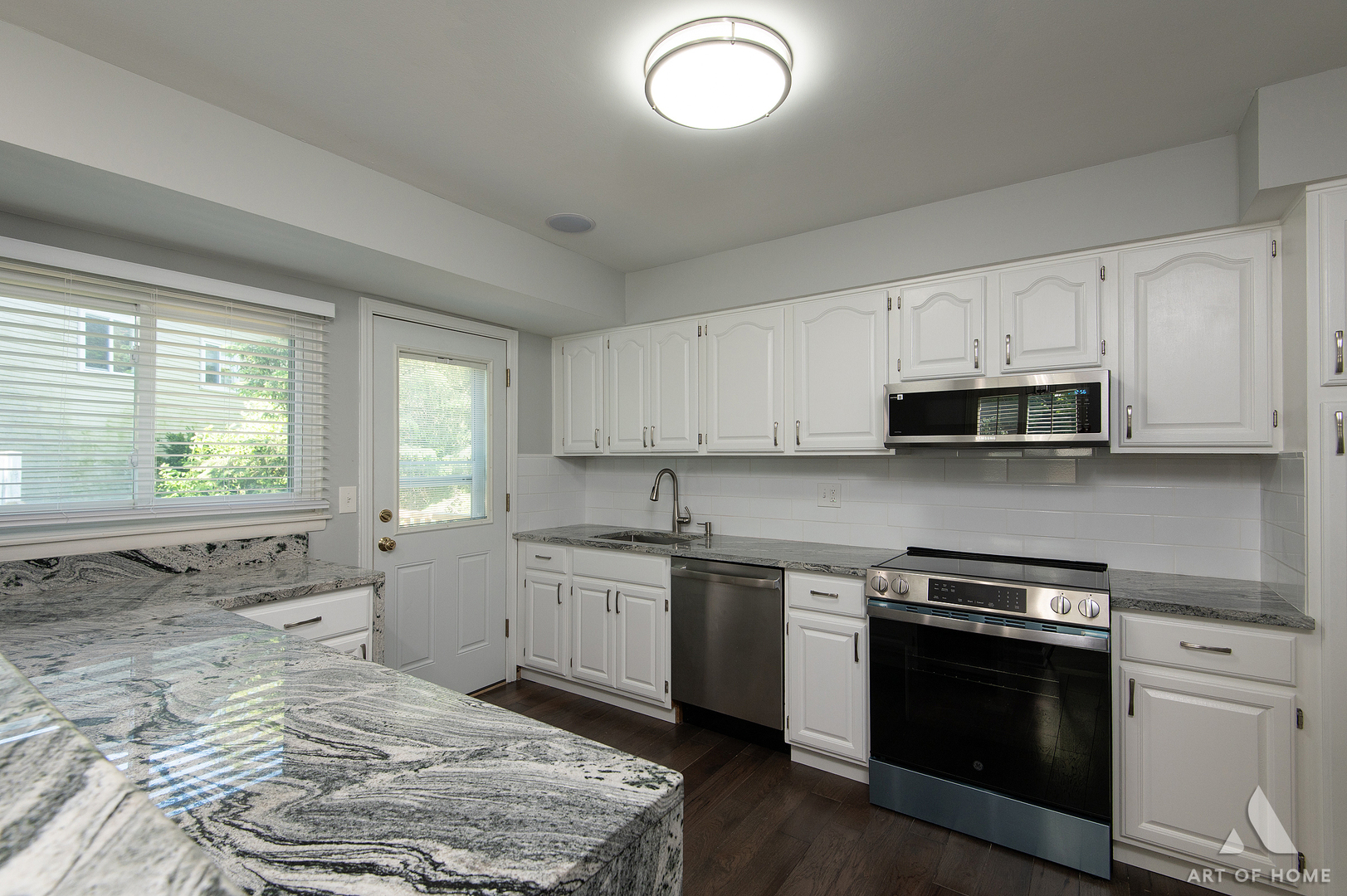 6425 Clark Drive Property Photo 14