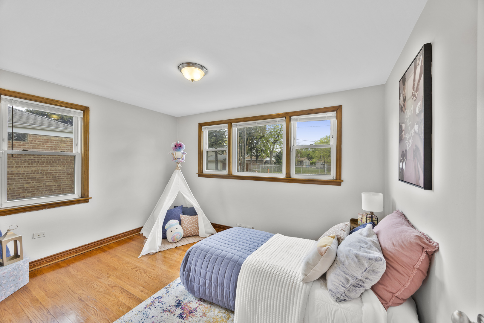4405 Butterfield Road Property Photo 11