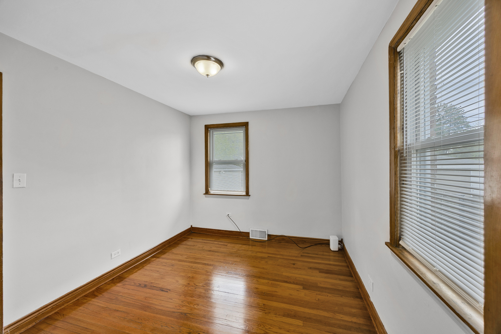 4405 Butterfield Road Property Photo 12