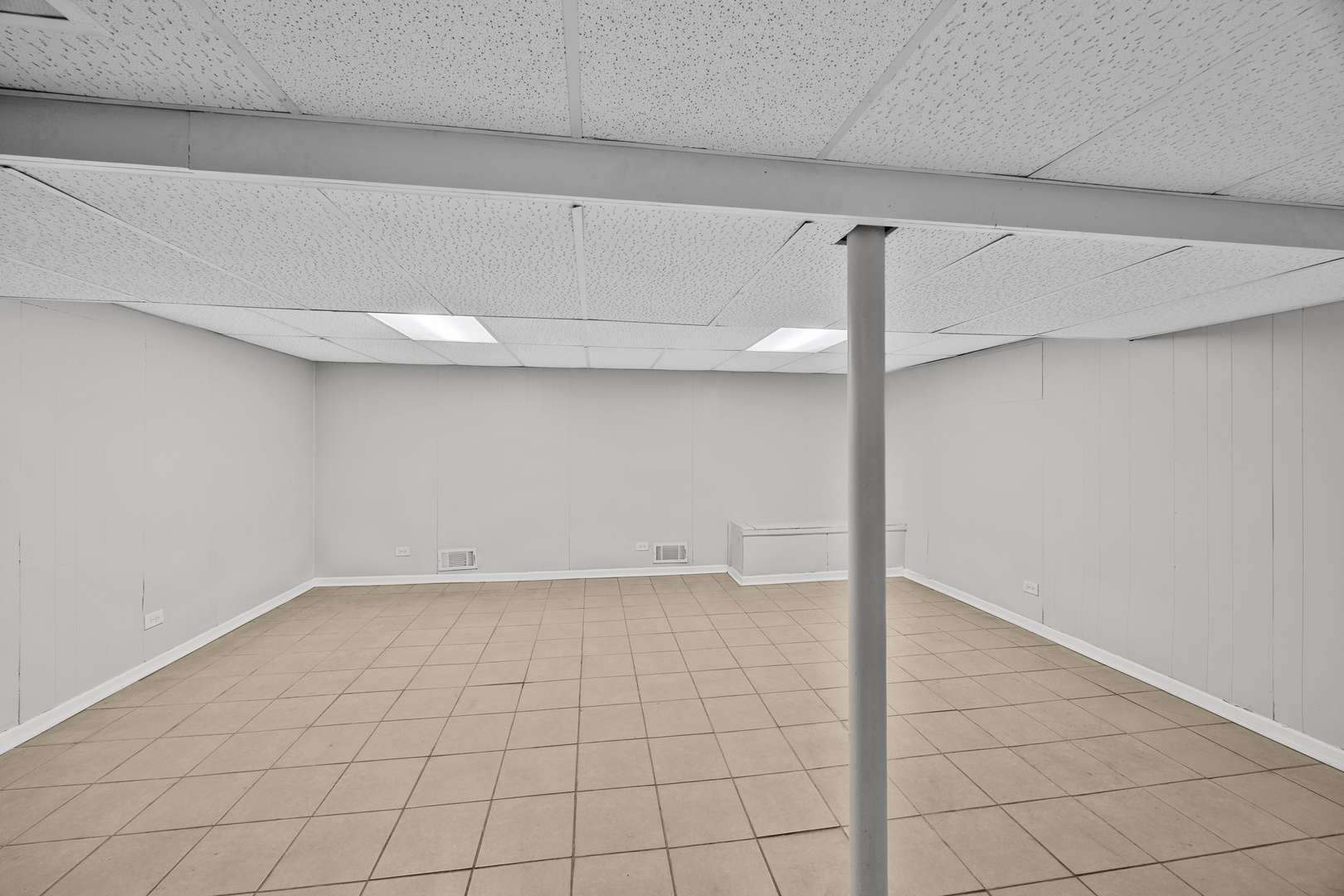 4405 Butterfield Road Property Photo 15