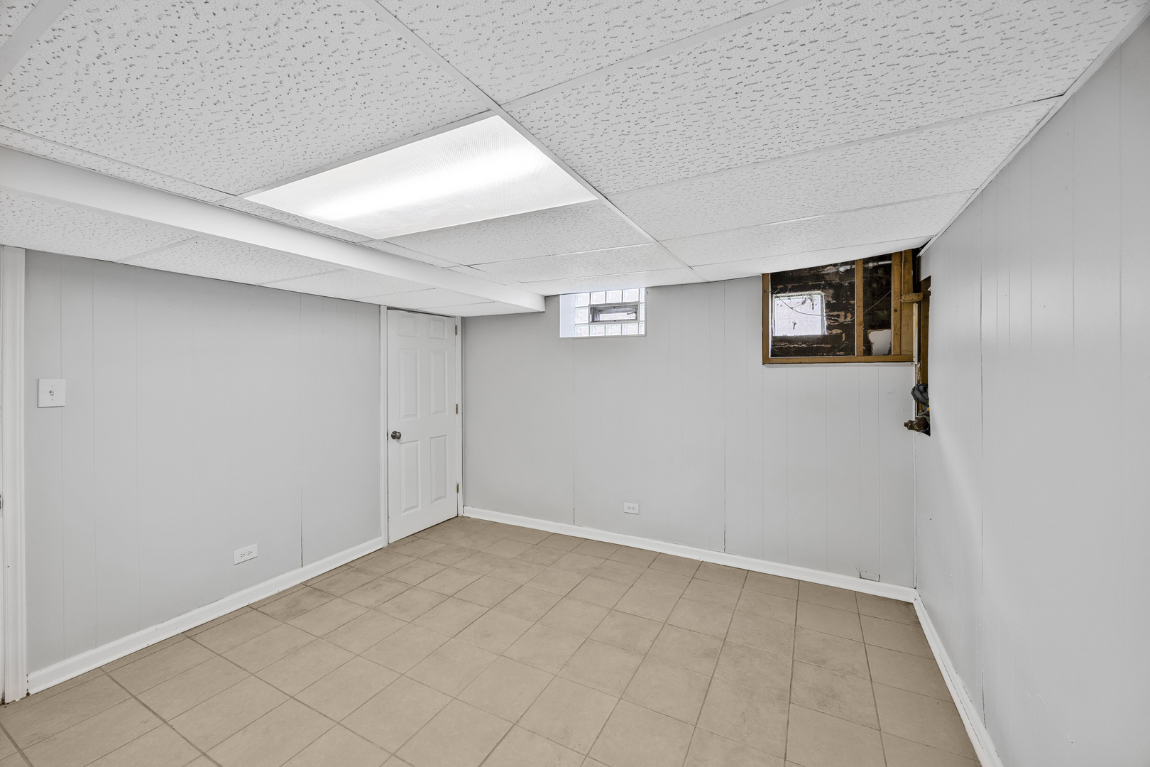 4405 Butterfield Road Property Photo 16