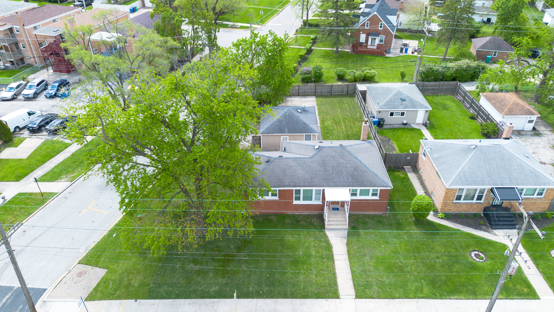 4405 Butterfield Road Property Photo 23