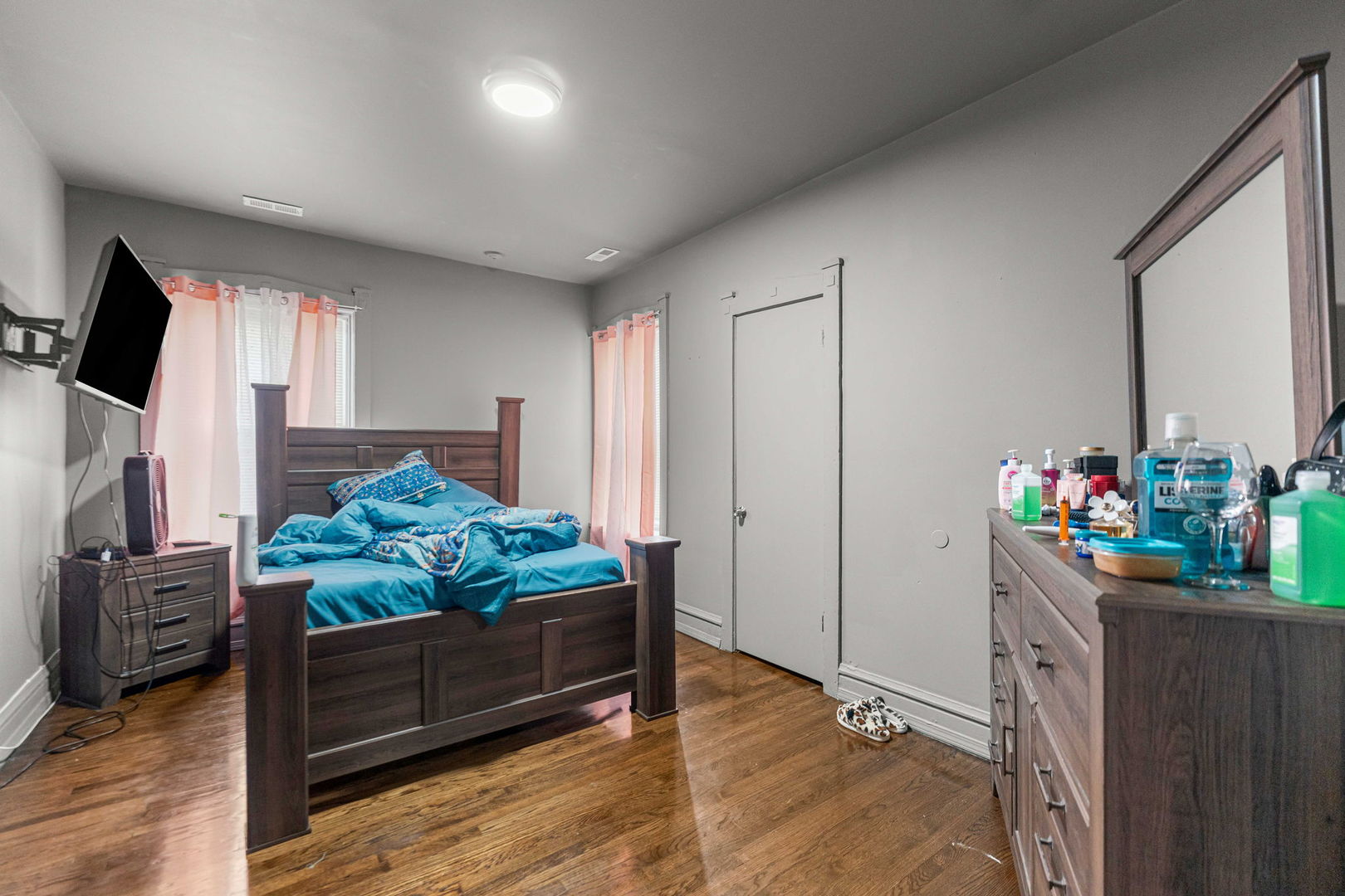 6140 S Eberhart Avenue Property Photo 10