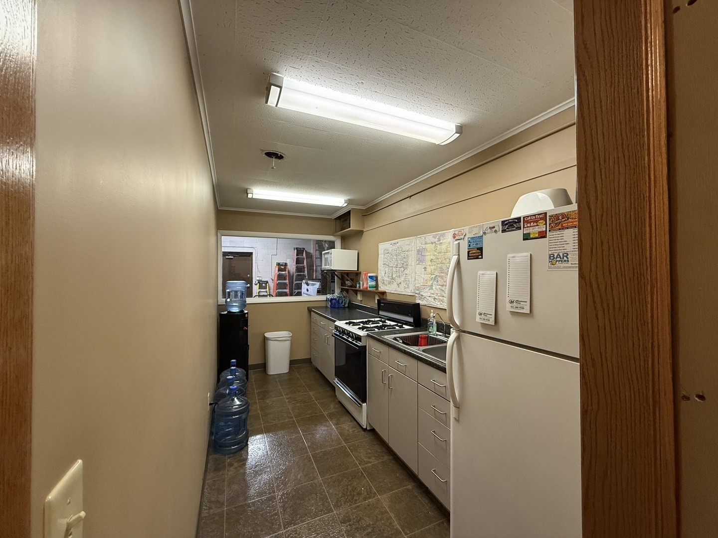 1040 W 4th Street Property Photo 4