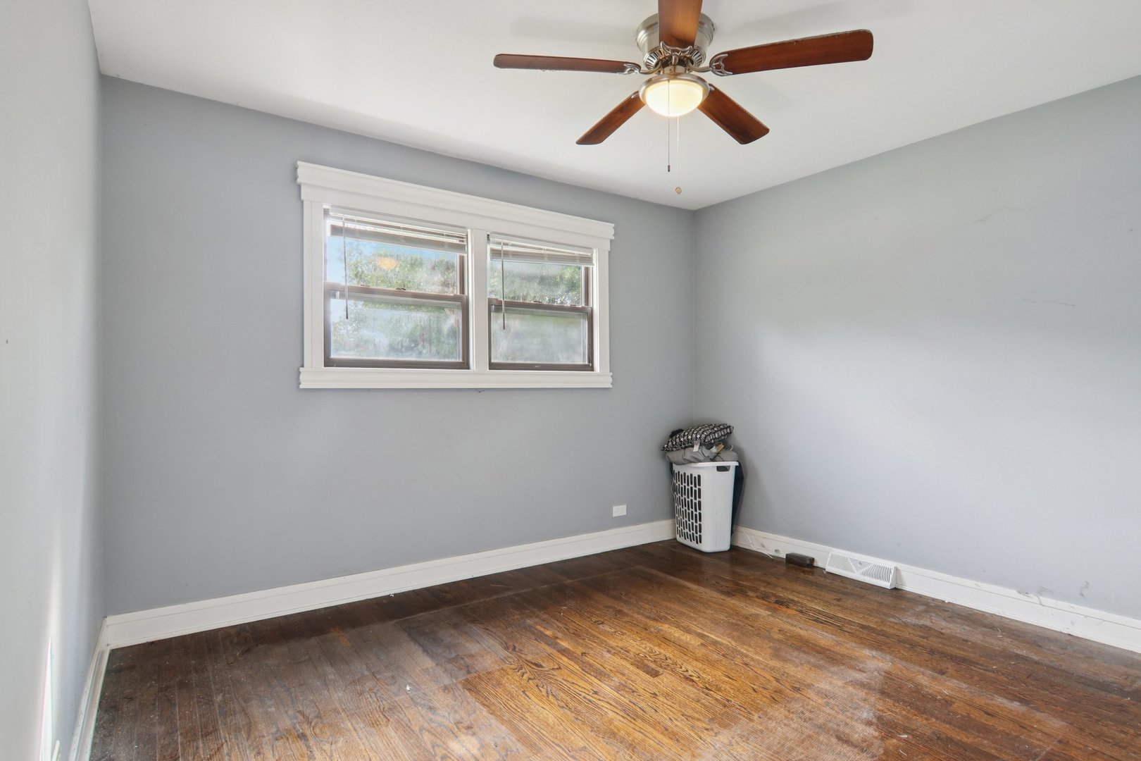 14901 Western Avenue Property Photo 14