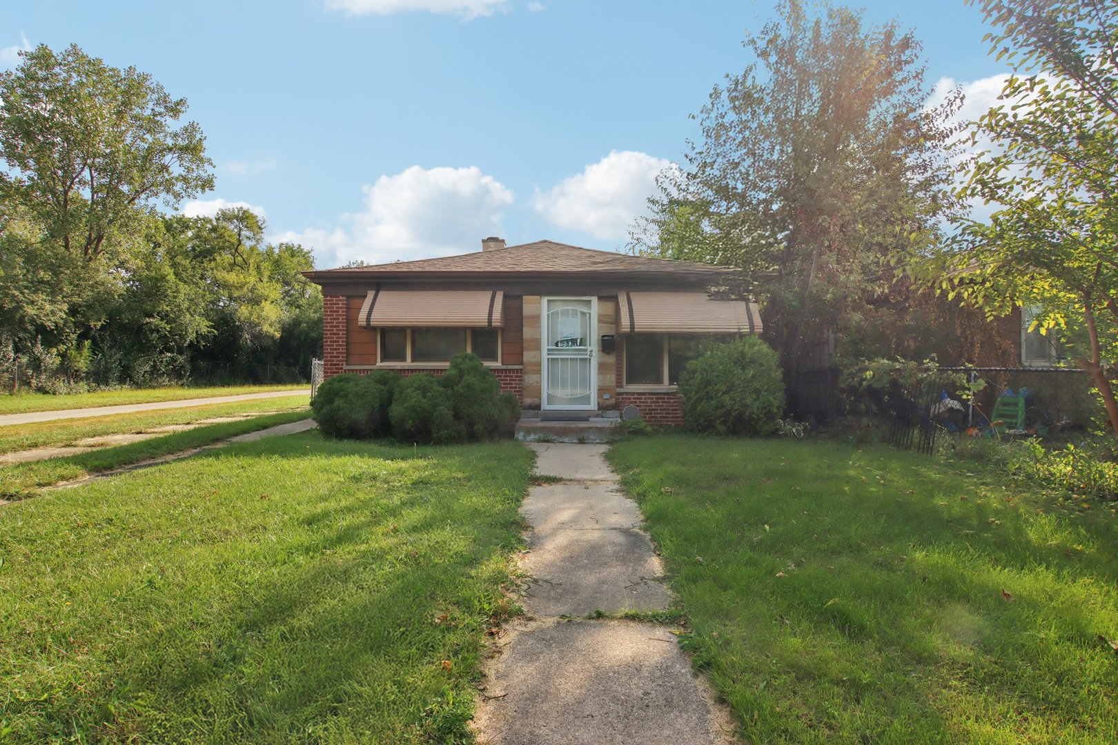 14901 Western Avenue Property Photo 17