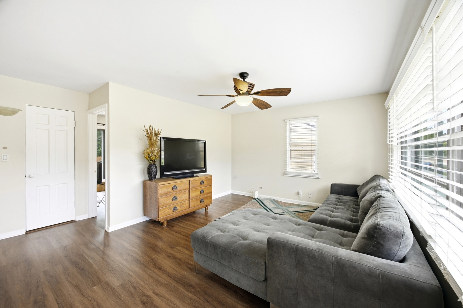 1112 Spruce Street Property Photo 3