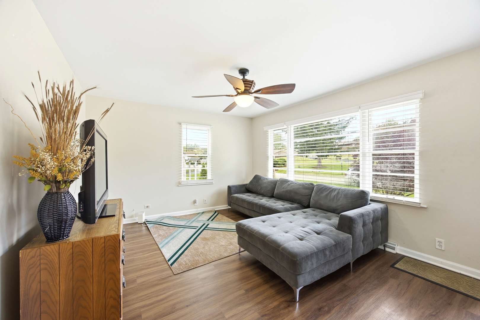 1112 Spruce Street Property Photo 4