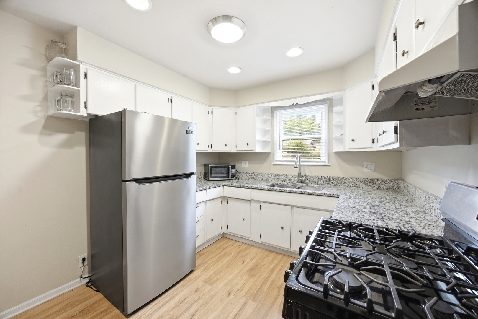 1112 Spruce Street Property Photo 5