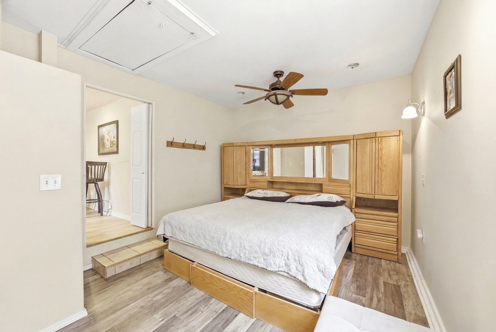 1112 Spruce Street Property Photo 8