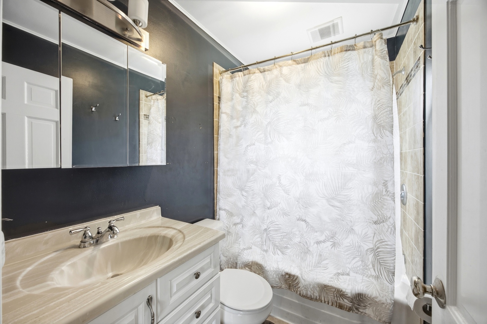 1112 Spruce Street Property Photo 13