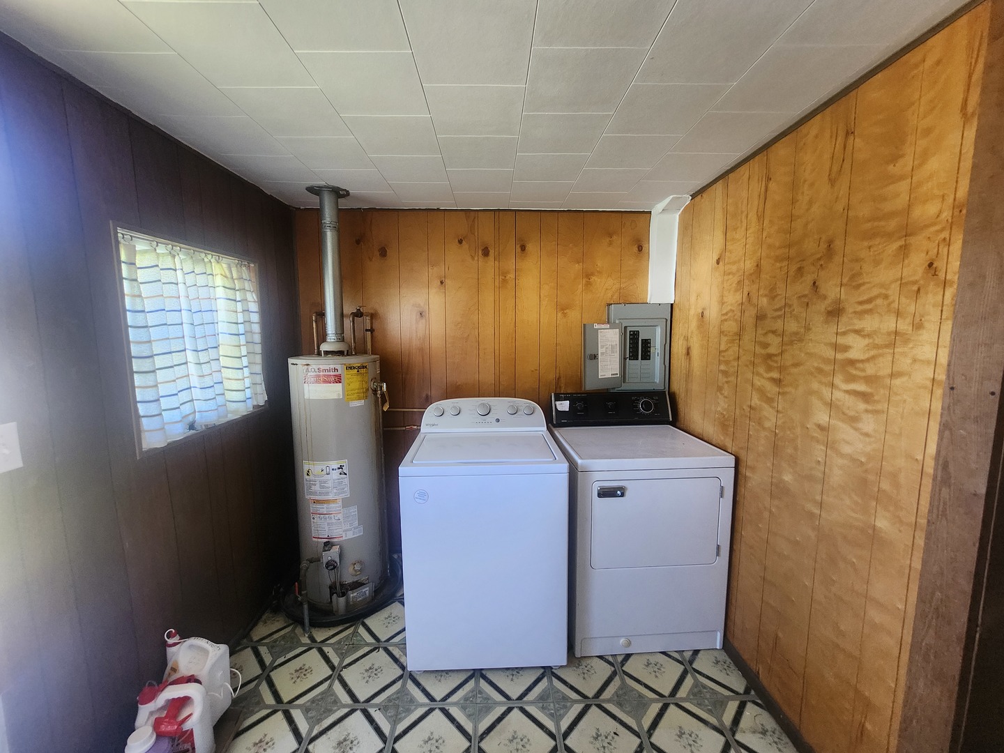 1313 W Water Street Property Photo 16