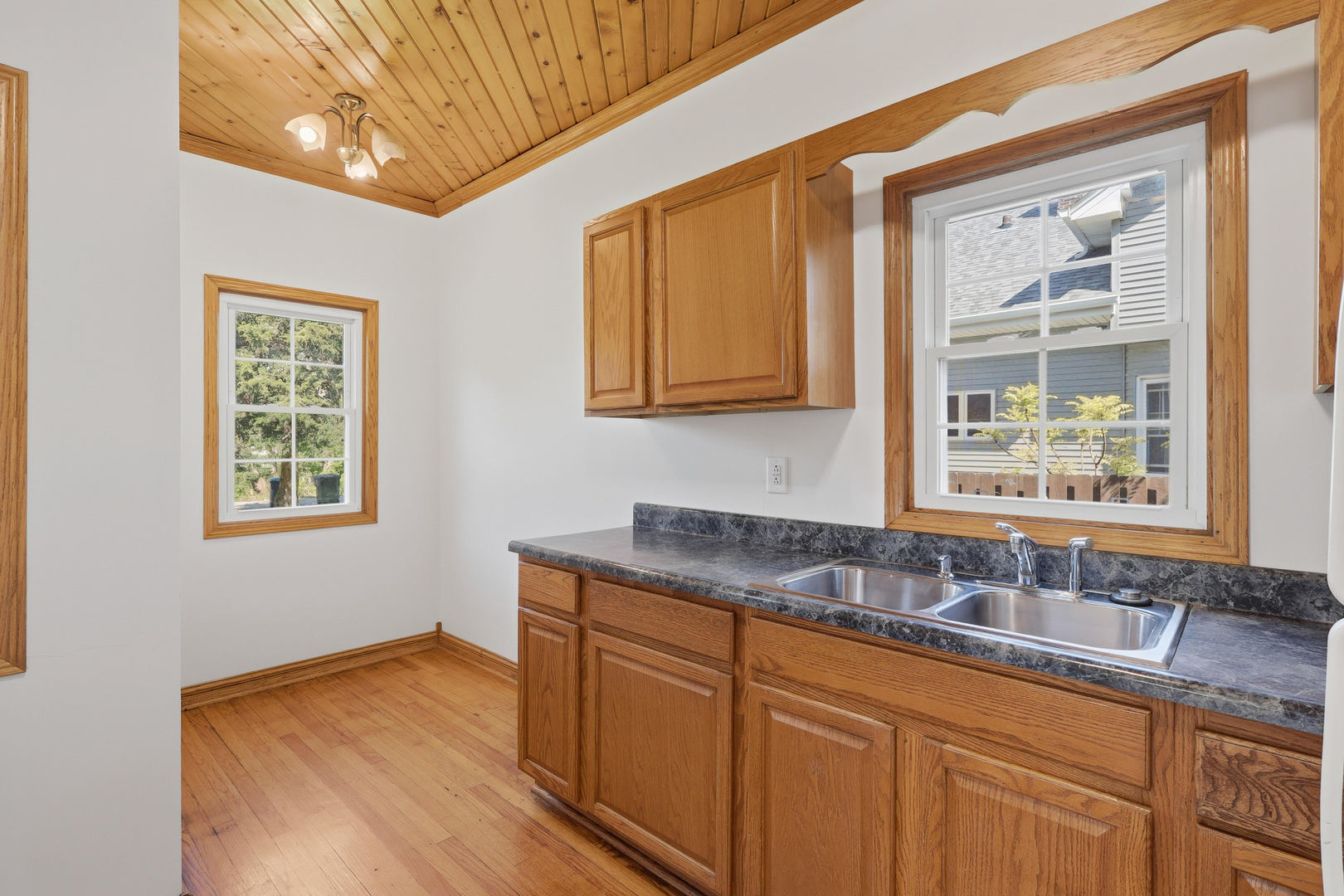 1536 35th Street Property Photo 17
