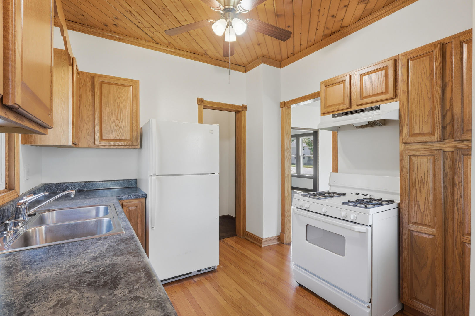 1536 35th Street Property Photo 18