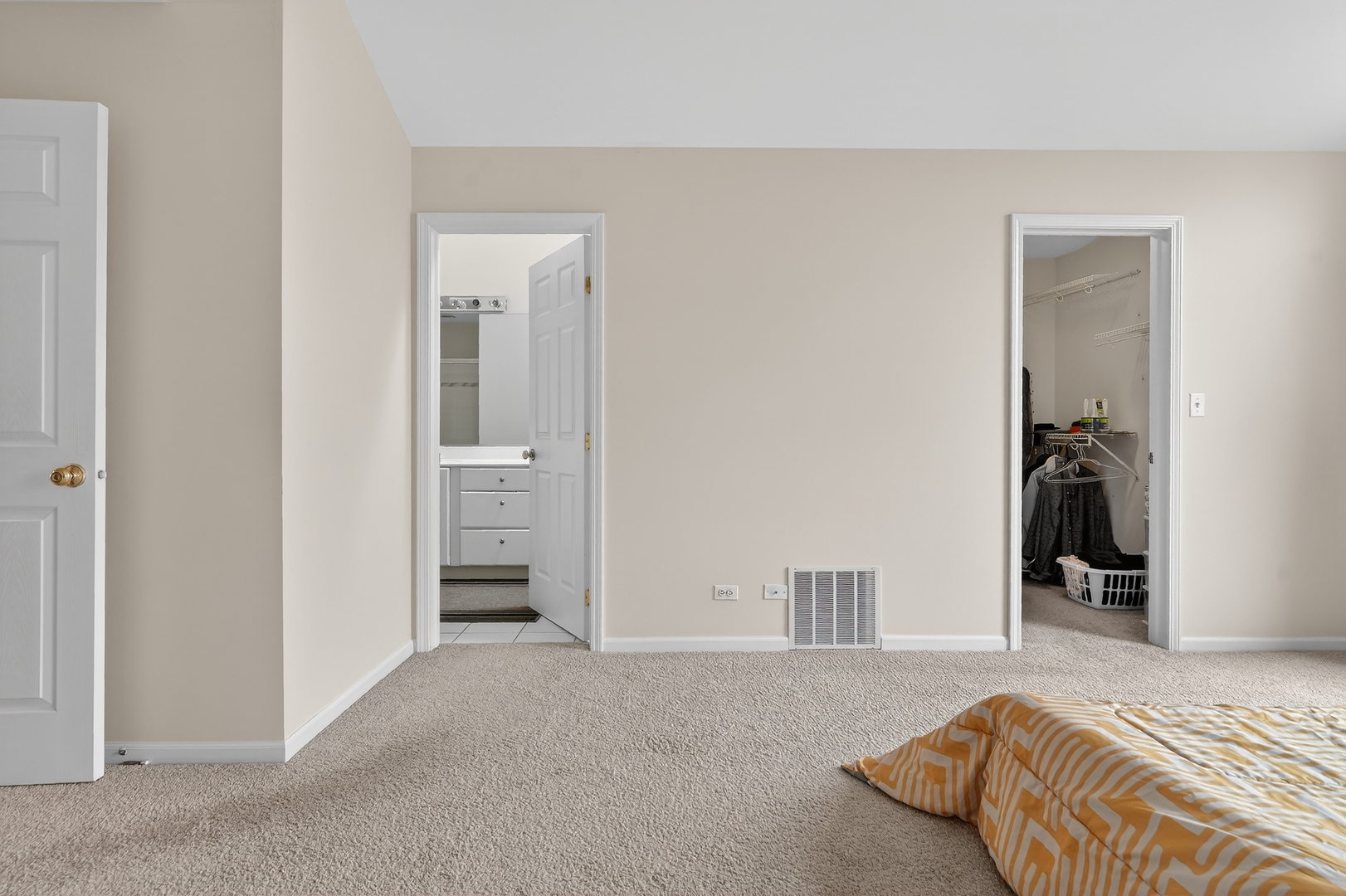 126 N Drew Court Property Photo 14