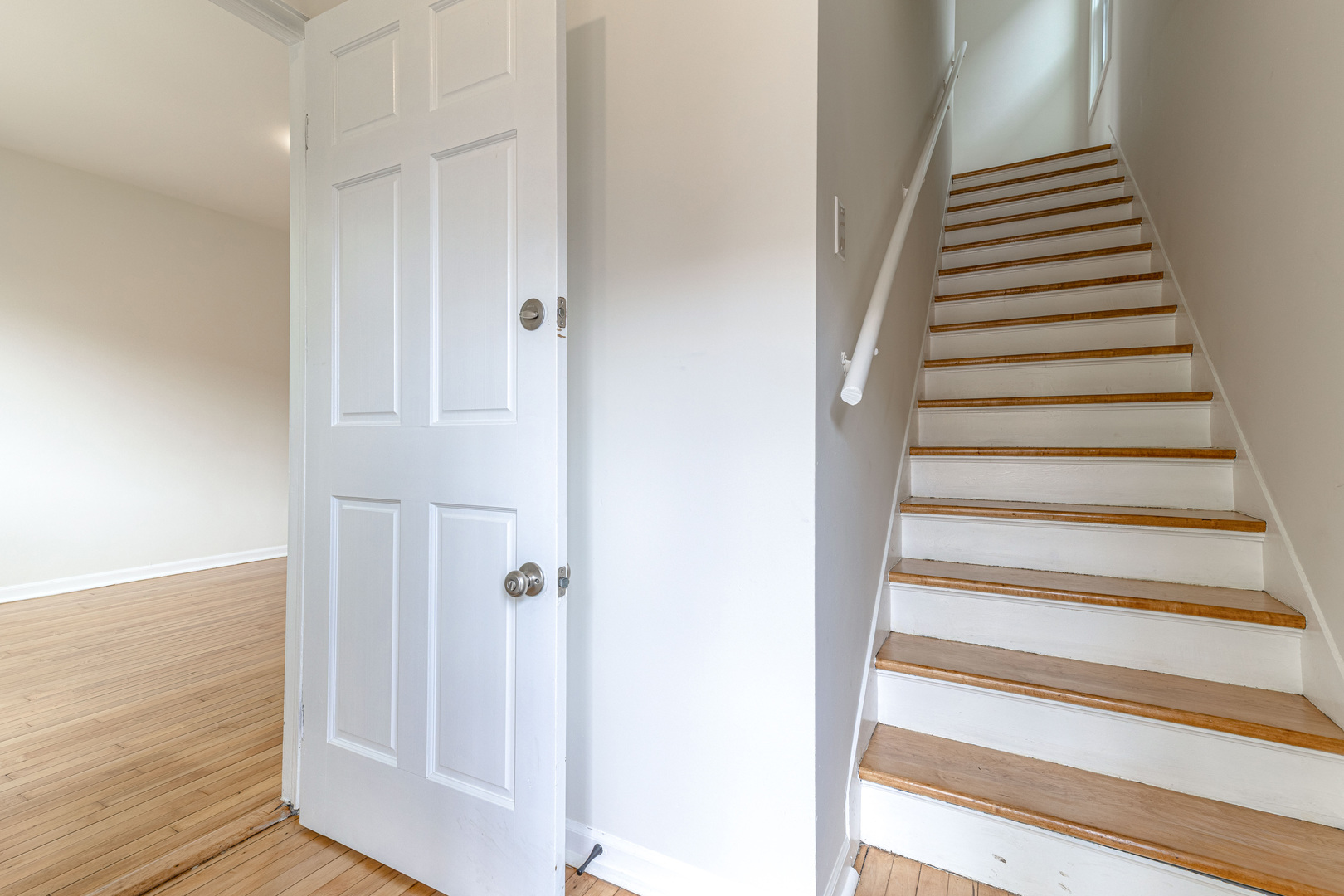 2806 S 48th Court Property Photo 4