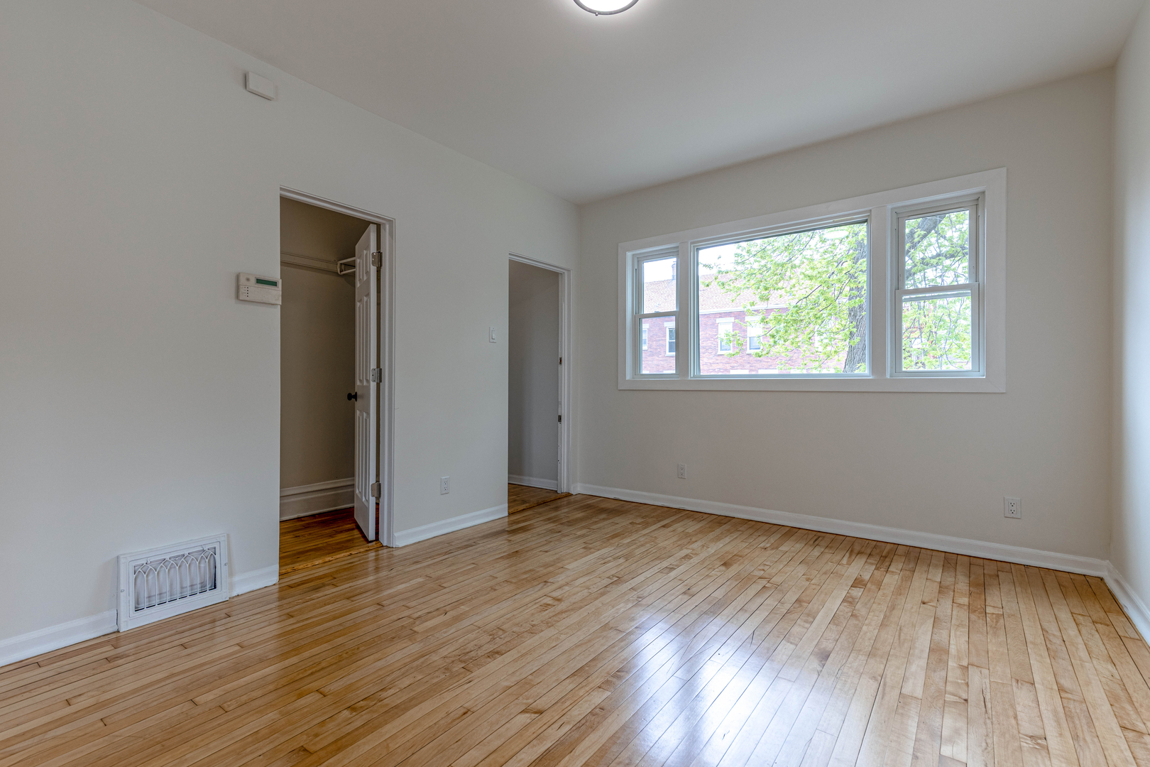 2806 S 48th Court Property Photo 6